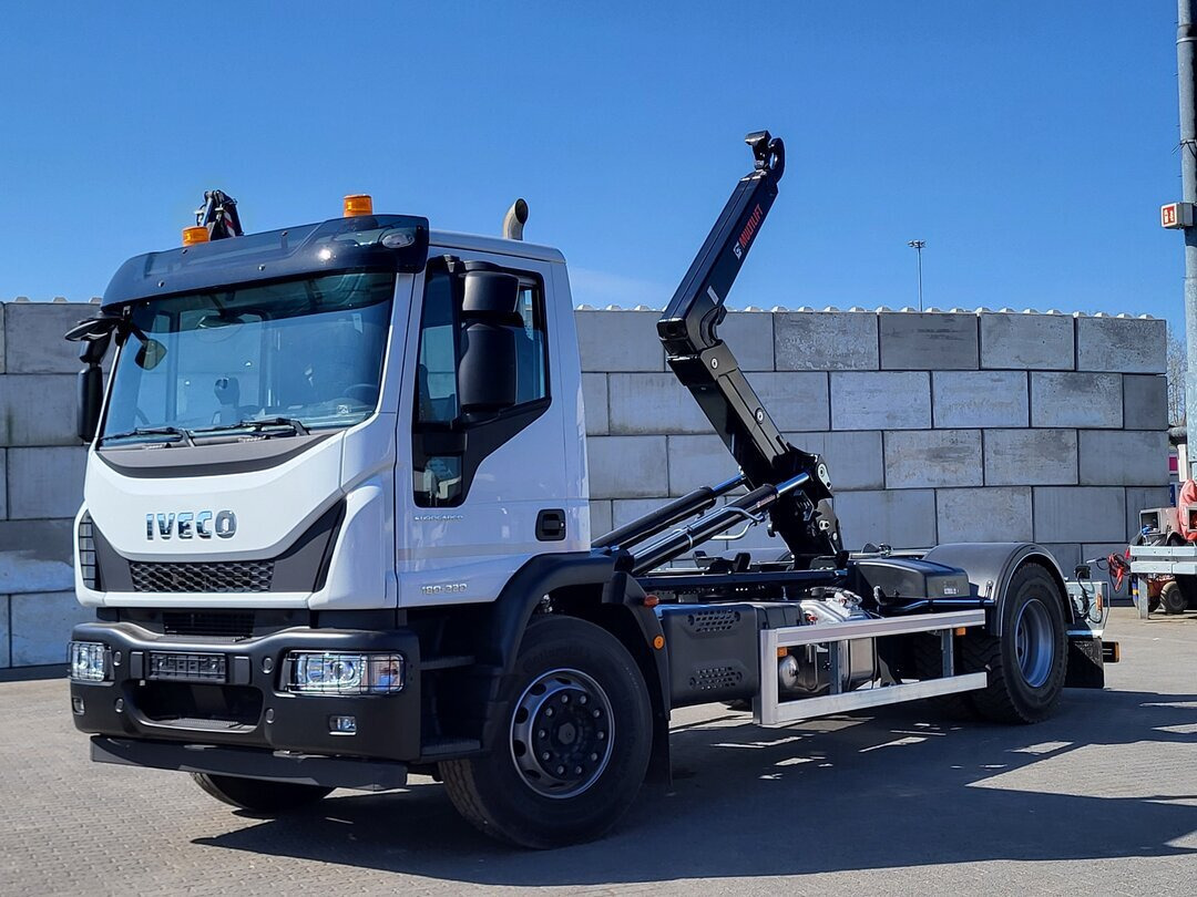 Euro Cargo 180E320 4x2 Euro Cargo 180E320 4x2, HIAB Abroller - Крюковой мультилифт: фото 1 Euro Cargo 180E320 4x2 Euro Cargo 180E320 4x2, HIAB Abroller - Крюковой мультилифт: фото 1