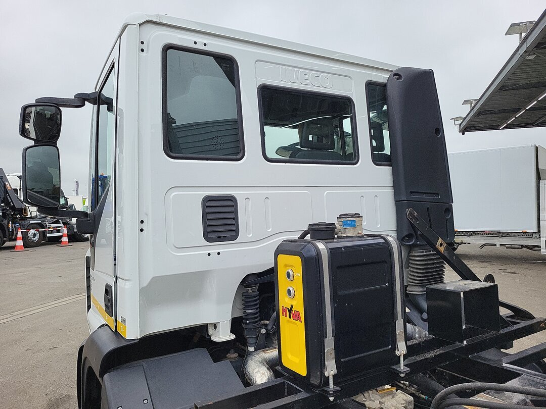 Iveco EuroCargo 120-220 4x2 EuroCargo 120-220 4x2 - Крюковой мультилифт: фото 2 Iveco EuroCargo 120-220 4x2 EuroCargo 120-220 4x2 - Крюковой мультилифт: фото 2