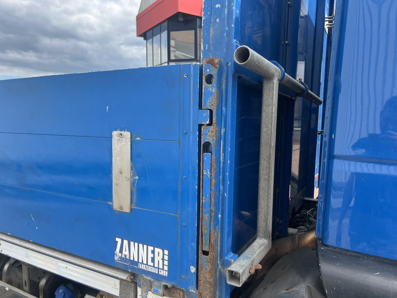 Iveco EuroCargo ML140E25/P 4x2 EuroCargo ML140E25/P 4x2, EEV, 6-Zylinder, 2x AHK - Грузовик бортовой/ Платформа: фото 5 Iveco EuroCargo ML140E25/P 4x2 EuroCargo ML140E25/P 4x2, EEV, 6-Zylinder, 2x AHK - Грузовик бортовой/ Платформа: фото 5