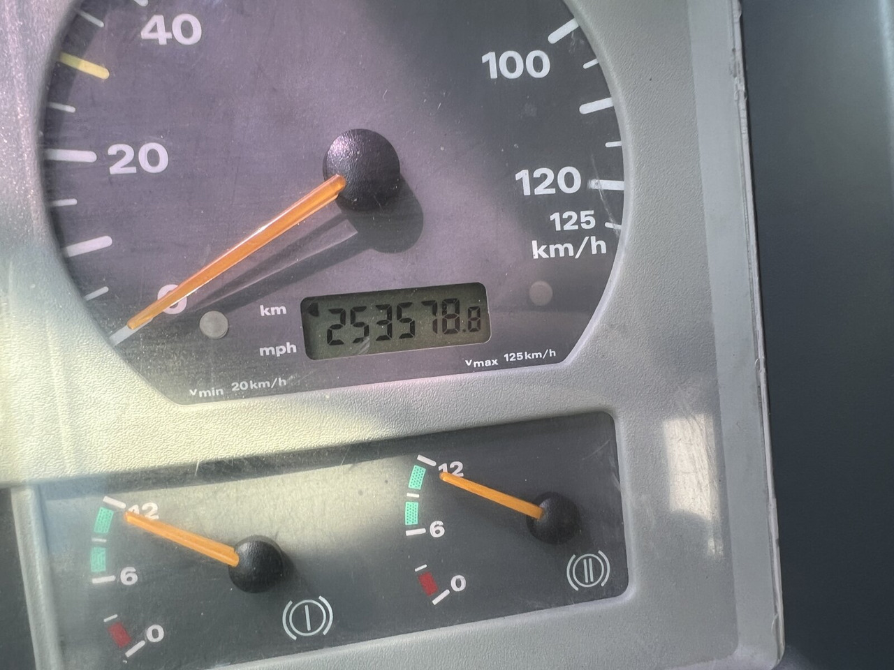 MAN TGA 26.363/410 6x4 BB TGA 26.363/410 6x4 BB, 2-S-Alukipper - Самосвал, Автоманипулятор: фото 4 MAN TGA 26.363/410 6x4 BB TGA 26.363/410 6x4 BB, 2-S-Alukipper - Самосвал, Автоманипулятор: фото 4