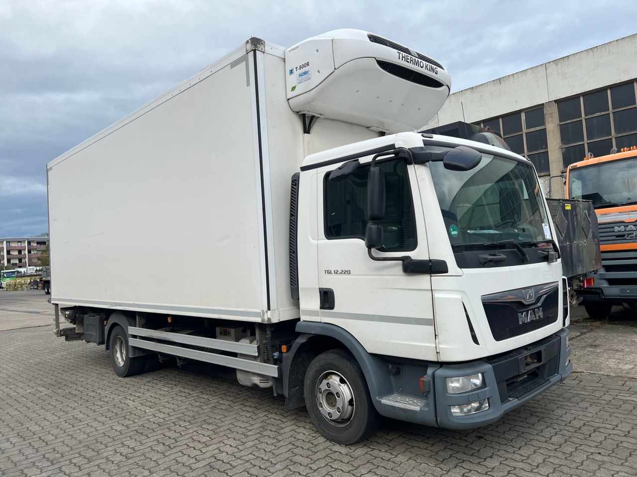 MAN TGL 12.220 4X2 BL mit Motorschaden TGL 12.220 4X2 BL mit Motorschaden, Tiefkühlkoffer, Thermoking, Rolltor, unterfaltbare MBB LBW - Рефрижератор: фото 1 MAN TGL 12.220 4X2 BL mit Motorschaden TGL 12.220 4X2 BL mit Motorschaden, Tiefkühlkoffer, Thermoking, Rolltor, unterfaltbare MBB LBW - Рефрижератор: фото 1