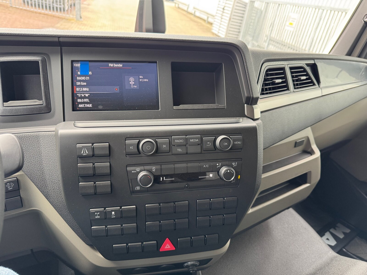 MAN TGL 8.160 4x2 BL CH TGL 8.160 4x2 BL CH - Грузовик-шасси: фото 5 MAN TGL 8.160 4x2 BL CH TGL 8.160 4x2 BL CH - Грузовик-шасси: фото 5