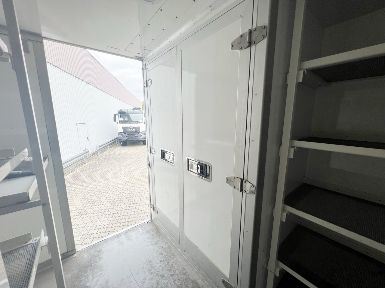 MAN TGL 8.180 4x2 BL TGL 8.180 4x2 BL, Kühlkoffer, Carrier Supra 850Mi - Рефрижератор: фото 4 MAN TGL 8.180 4x2 BL TGL 8.180 4x2 BL, Kühlkoffer, Carrier Supra 850Mi - Рефрижератор: фото 4
