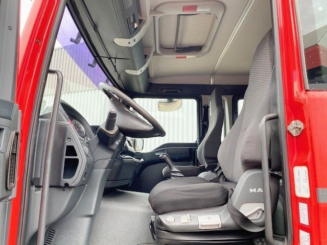 Фото интерьера 1: Грузовик-шасси MAN TGM 18.280 4x2 BL Doka TGM 18.280 4x2 BL Doka