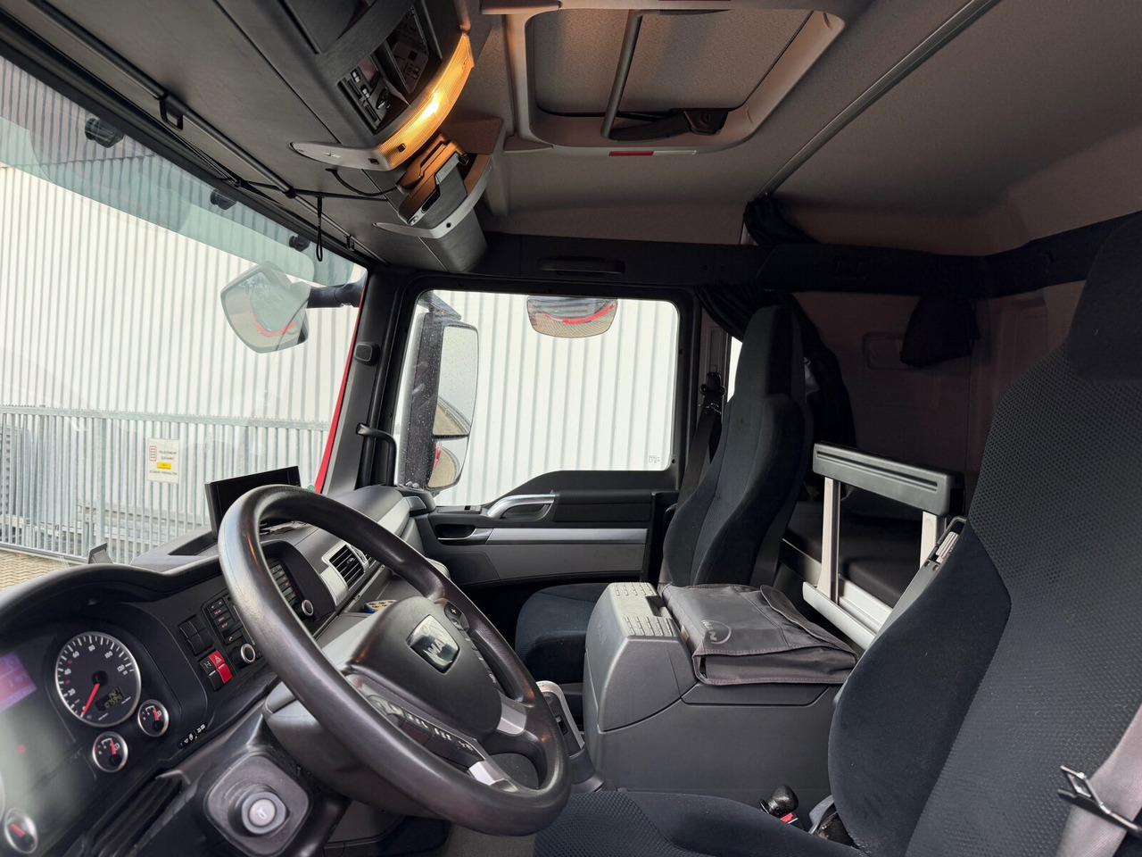 MAN TGS 26.400 6x2-4 LL TGS 26.400 6x2-4 LL, Lenk-/Lift, Navi, ADR, Esterer Tank ca. 19270l, 2 Kammern, Funk - Грузовик-цистерна: фото 5 MAN TGS 26.400 6x2-4 LL TGS 26.400 6x2-4 LL, Lenk-/Lift, Navi, ADR, Esterer Tank ca. 19270l, 2 Kammern, Funk - Грузовик-цистерна: фото 5