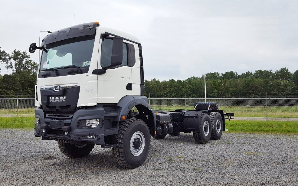 MAN TGS 33.440 6x6 BB CH TGS 33.440 6x6 BB CH, Euro2, Einzelbereifung - Грузовик-шасси: фото 2 MAN TGS 33.440 6x6 BB CH TGS 33.440 6x6 BB CH, Euro2, Einzelbereifung - Грузовик-шасси: фото 2