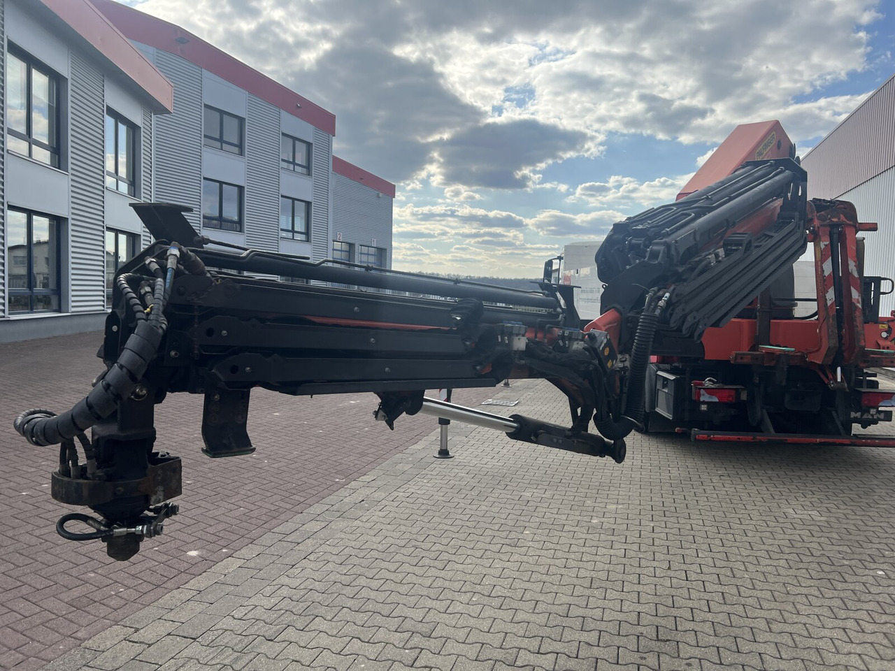 MAN TGS 35.440 8x4 BL TGS 35.440 8x4 BL, Navi, Heckkran Palfinger PK42002 SH-F + Jip PJ 060 B, 24,9m-730kg, Funk - Автоманипулятор, Грузовик бортовой/ Платформа: фото 3 MAN TGS 35.440 8x4 BL TGS 35.440 8x4 BL, Navi, Heckkran Palfinger PK42002 SH-F + Jip PJ 060 B, 24,9m-730kg, Funk - Автоманипулятор, Грузовик бортовой/ Платформа: фото 3