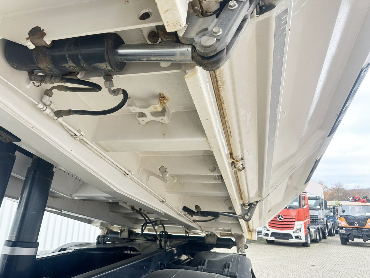 MAN TGS 35.460 8X4 BB TGS 35.460 8X4 BB, Meiller Bordmatik, Rollplane, 13m³ - Самосвал: фото 2 MAN TGS 35.460 8X4 BB TGS 35.460 8X4 BB, Meiller Bordmatik, Rollplane, 13m³ - Самосвал: фото 2