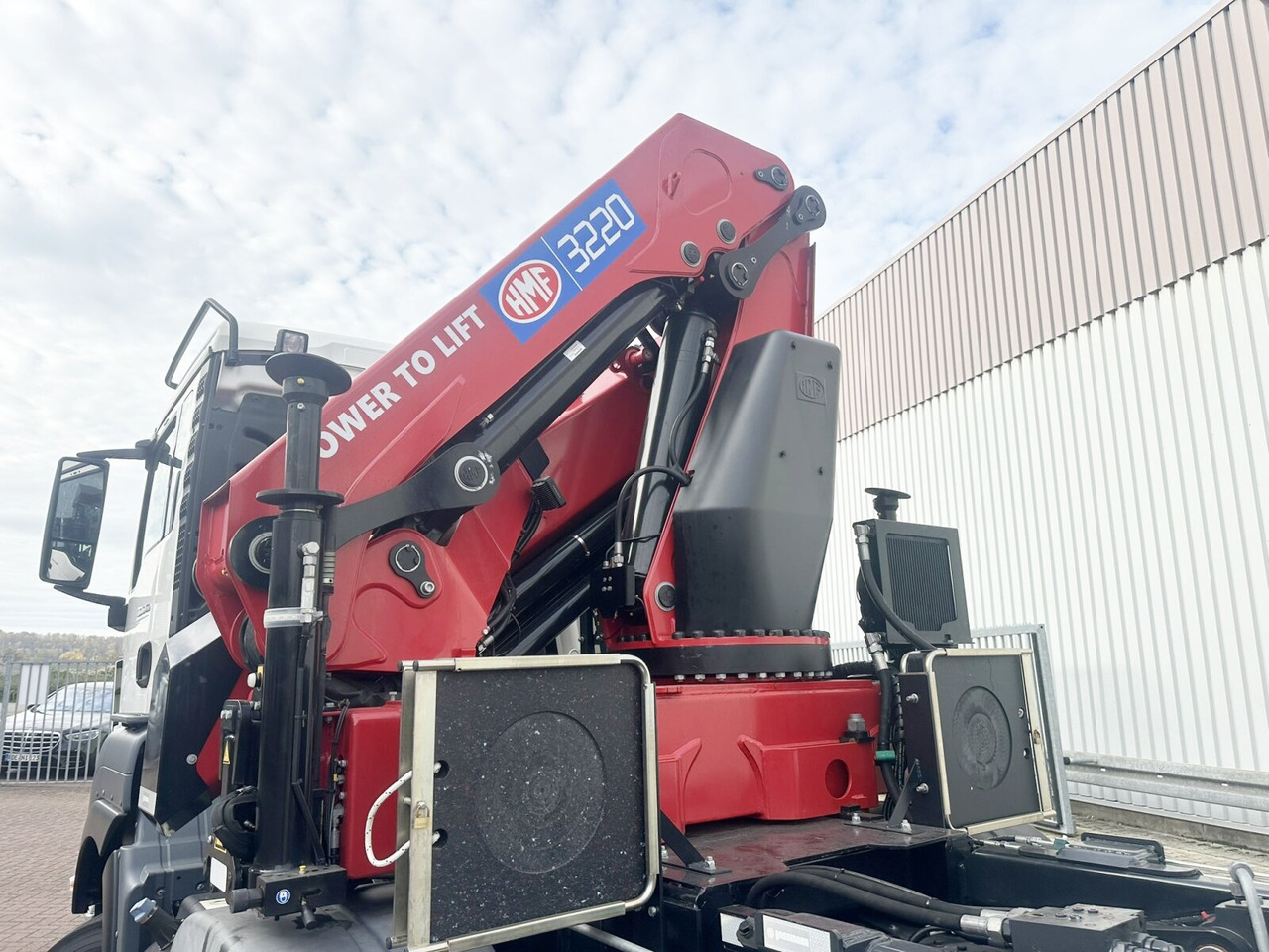 MAN TGS 35.480 8X4 BL TGS 35.480 8X4 BL, Intarder, Kran HMF 3220-K6, 4-fach Abstützung, Funk - Крюковой мультилифт, Автоманипулятор: фото 2 MAN TGS 35.480 8X4 BL TGS 35.480 8X4 BL, Intarder, Kran HMF 3220-K6, 4-fach Abstützung, Funk - Крюковой мультилифт, Автоманипулятор: фото 2