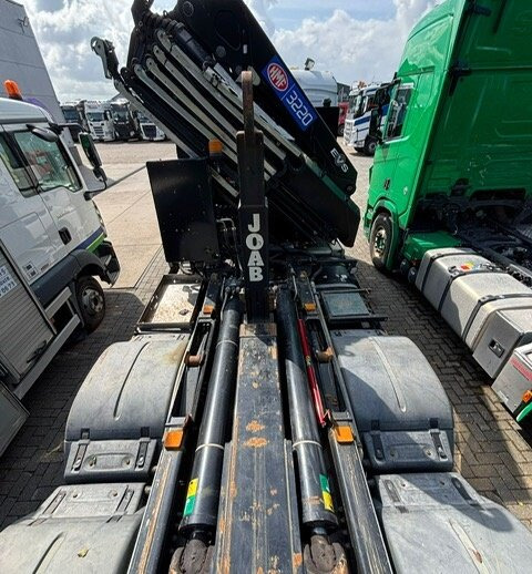 MAN TGS 35.500 8x4-4 BL TGS 35.500 8x4-4 BL, Lenk-/Liftachse, Kran HMF 3220-K6, Funk - Крюковой мультилифт, Автоманипулятор: фото 2 MAN TGS 35.500 8x4-4 BL TGS 35.500 8x4-4 BL, Lenk-/Liftachse, Kran HMF 3220-K6, Funk - Крюковой мультилифт, Автоманипулятор: фото 2