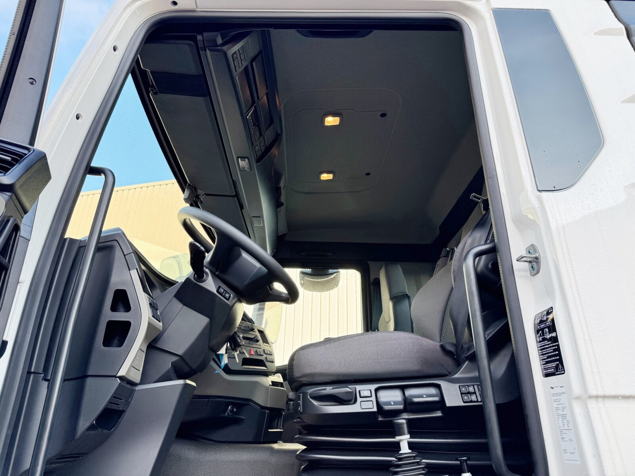 MAN TGS 41.440 8x4 BB TGS 41.440 8x4 BB, Bordmatik, ca. 16m³ - Грузовик-шасси: фото 5 MAN TGS 41.440 8x4 BB TGS 41.440 8x4 BB, Bordmatik, ca. 16m³ - Грузовик-шасси: фото 5
