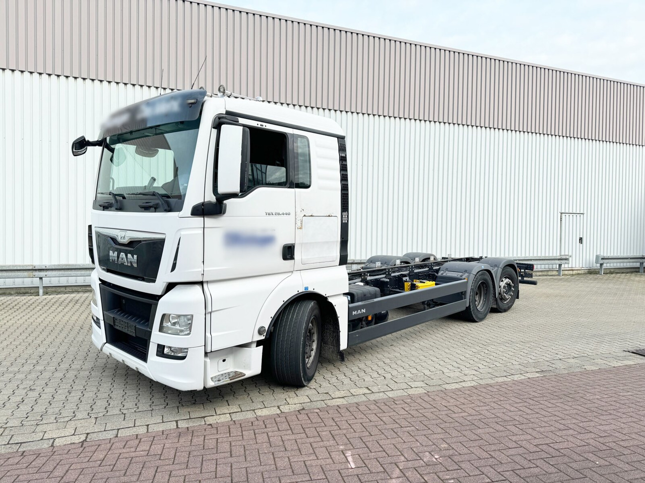 MAN TGX 26.440 6X2-4 LL TGX 26.440 6X2-4 LL, Lift-/Lenkachse - Грузовик-шасси: фото 1 MAN TGX 26.440 6X2-4 LL TGX 26.440 6X2-4 LL, Lift-/Lenkachse - Грузовик-шасси: фото 1