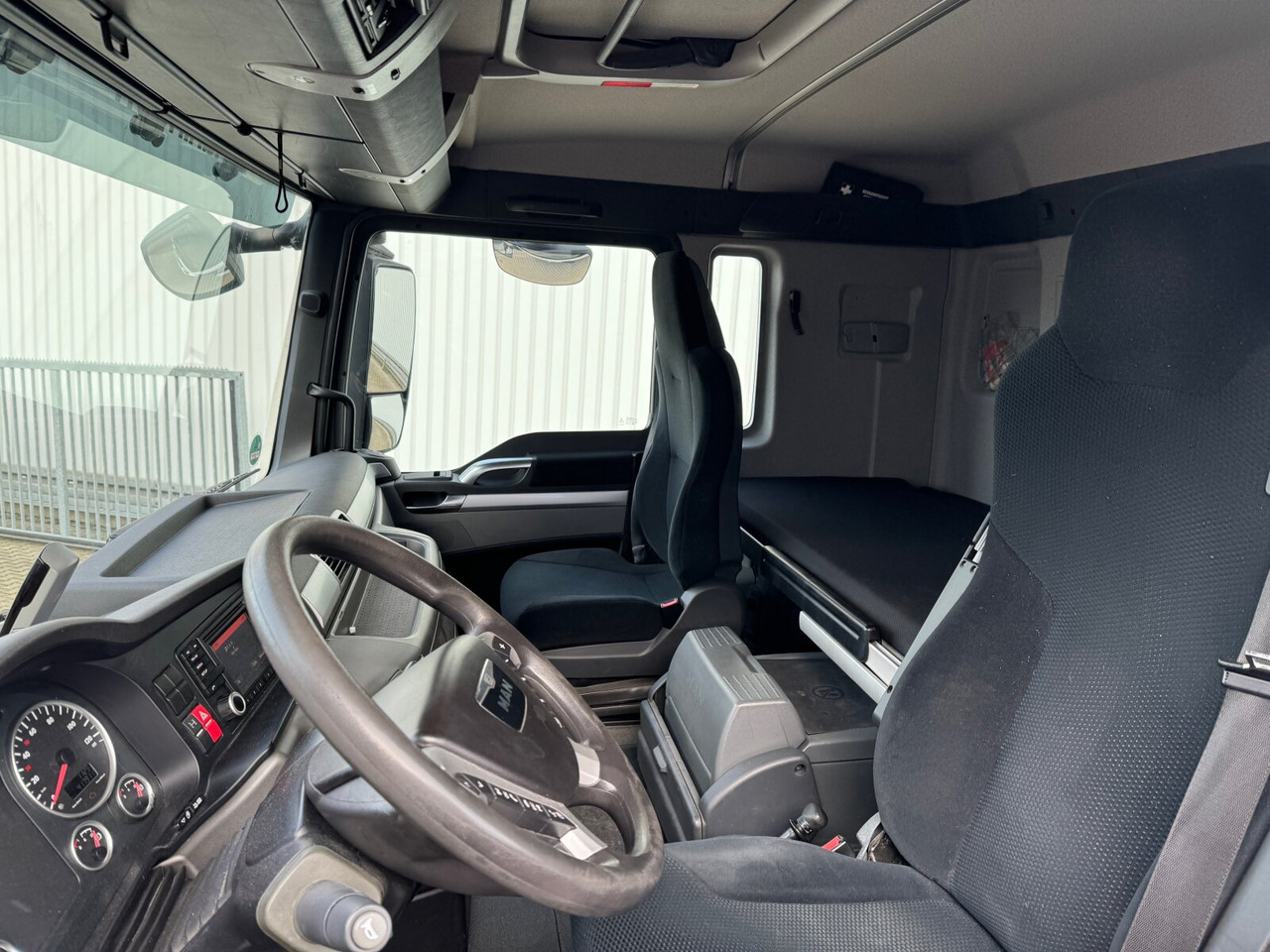 MAN TGX 26.440 6X2-4 LL TGX 26.440 6X2-4 LL, Lift-/Lenkachse - Грузовик-шасси: фото 3 MAN TGX 26.440 6X2-4 LL TGX 26.440 6X2-4 LL, Lift-/Lenkachse - Грузовик-шасси: фото 3