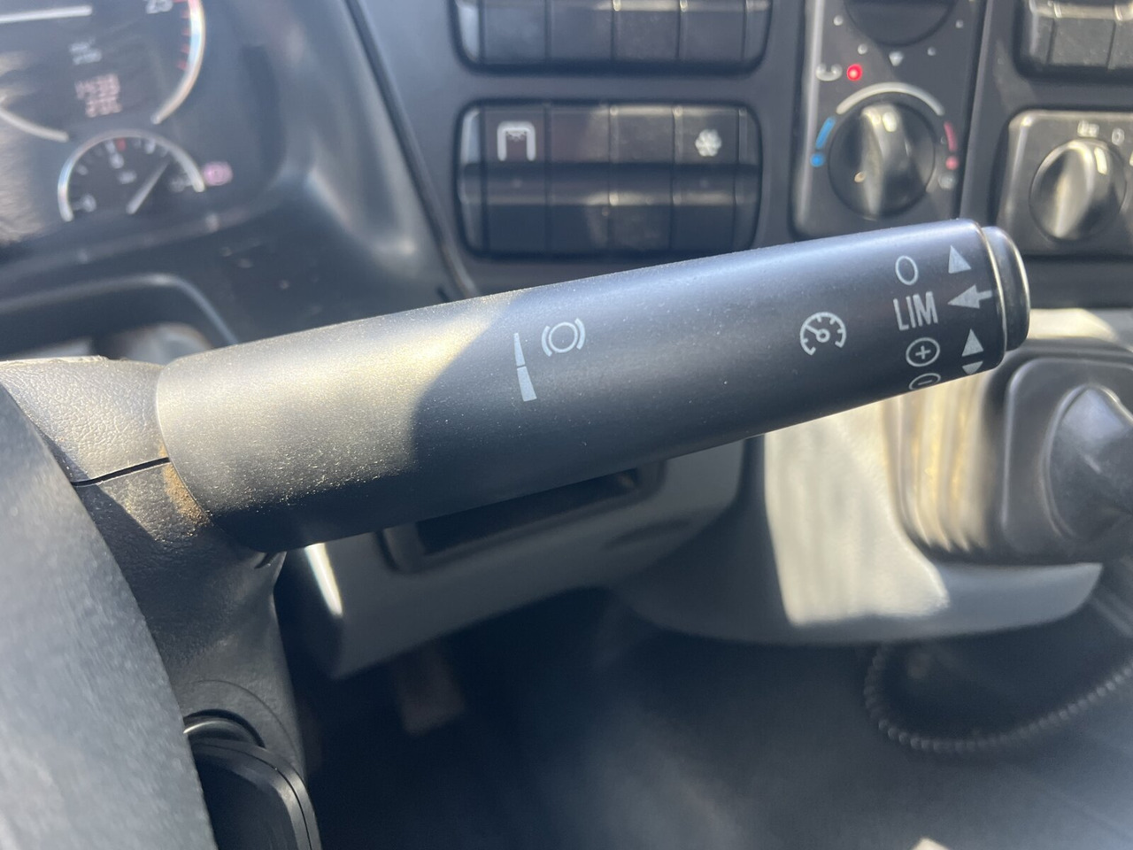 Mercedes-Benz Actros 2032 LA 4x4 Actros 2032 LA 4x4/ Rdstand 3.600 mm - Грузовик-шасси: фото 2 Mercedes-Benz Actros 2032 LA 4x4 Actros 2032 LA 4x4/ Rdstand 3.600 mm - Грузовик-шасси: фото 2