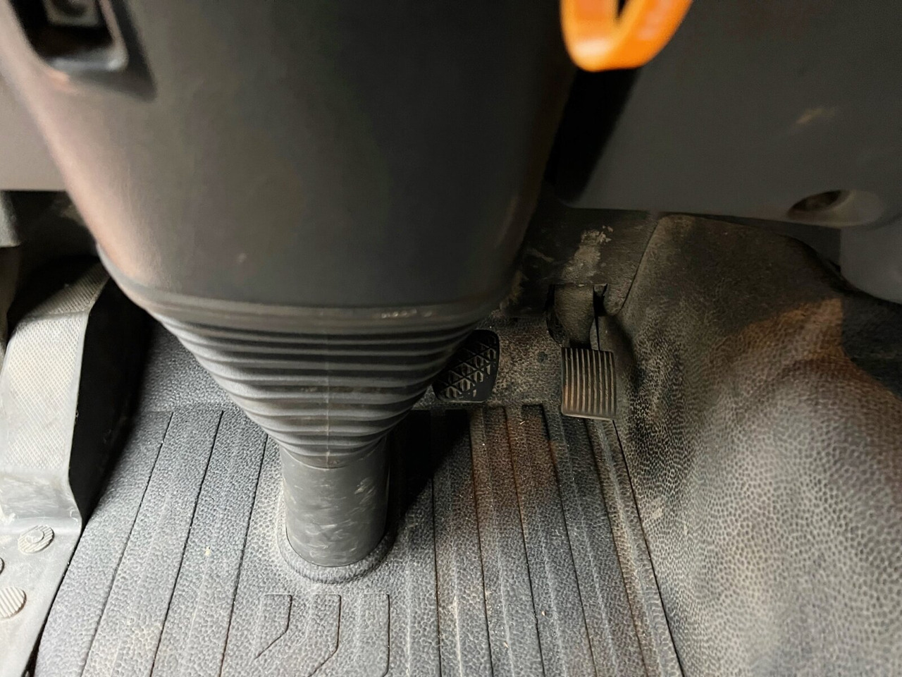 Mercedes-Benz Actros 2541 L 6x2 Actros 2541 L 6x2, Lenk-/Liftachse - Грузовик-шасси: фото 5 Mercedes-Benz Actros 2541 L 6x2 Actros 2541 L 6x2, Lenk-/Liftachse - Грузовик-шасси: фото 5