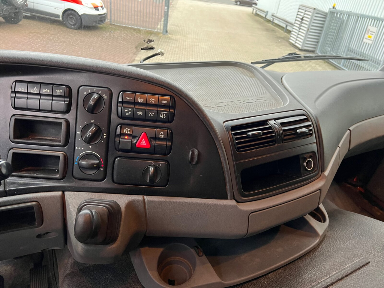 Mercedes-Benz Actros 2541 L 6x2 Actros 2541 L 6x2, Lenk-/Liftachse - Грузовик-шасси: фото 3 Mercedes-Benz Actros 2541 L 6x2 Actros 2541 L 6x2, Lenk-/Liftachse - Грузовик-шасси: фото 3