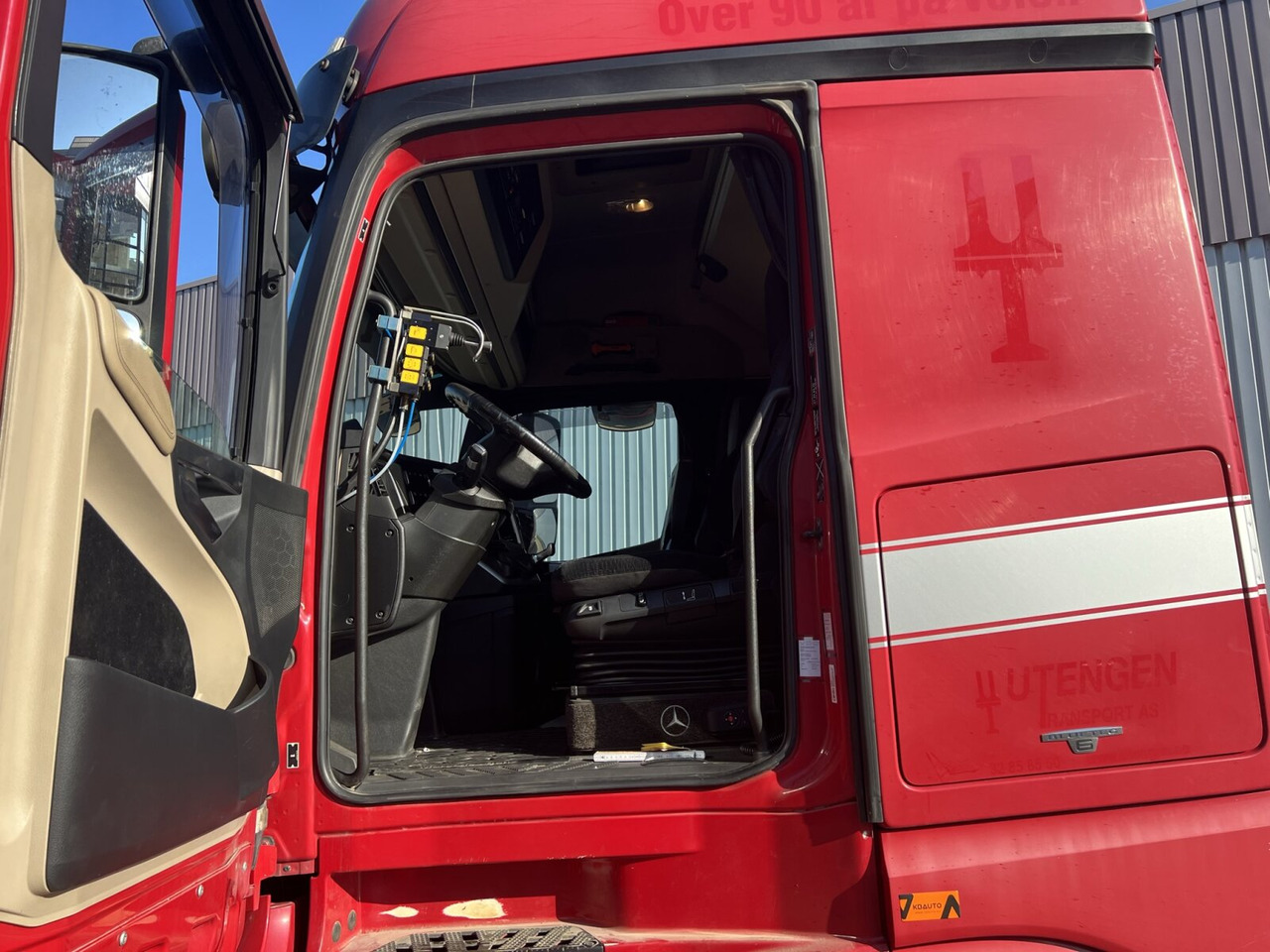 Mercedes-Benz Actros 2551 L 6x2 Actros 2551 L 6x2/46, Retarder, Liftachse, BigSpace, Bi-Xenon - Крюковой мультилифт: фото 5 Mercedes-Benz Actros 2551 L 6x2 Actros 2551 L 6x2/46, Retarder, Liftachse, BigSpace, Bi-Xenon - Крюковой мультилифт: фото 5