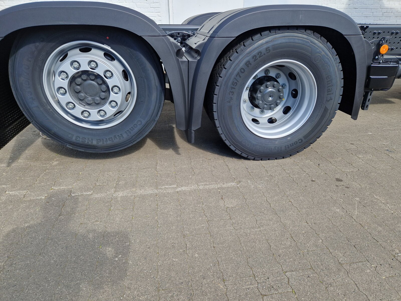 Mercedes-Benz Actros 2553 LL 6x2 Actros 2553 LL 6x2, Retarder, Liftachse, MultimediaCockpit, LED, Navi - Грузовик-шасси: фото 3 Mercedes-Benz Actros 2553 LL 6x2 Actros 2553 LL 6x2, Retarder, Liftachse, MultimediaCockpit, LED, Navi - Грузовик-шасси: фото 3