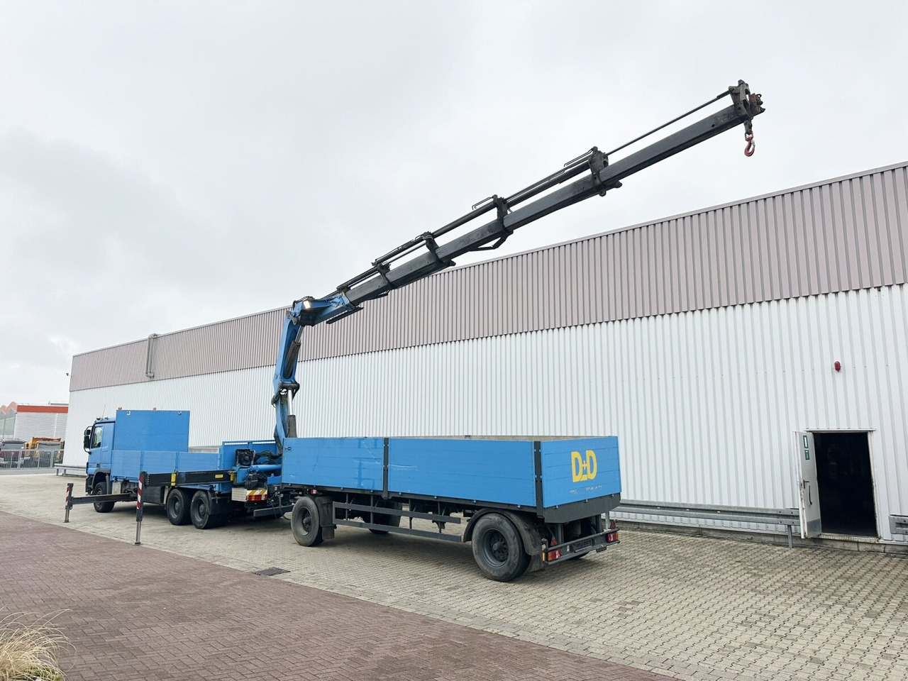 Mercedes-Benz Actros 2741 L 6x4 Actros 2741 L 6x4, Twist-Lock ausz. auf 3m, Heckkran Palfinger PK 42502-D, Funk - Грузовик бортовой/ Платформа, Автоманипулятор: фото 4 Mercedes-Benz Actros 2741 L 6x4 Actros 2741 L 6x4, Twist-Lock ausz. auf 3m, Heckkran Palfinger PK 42502-D, Funk - Грузовик бортовой/ Платформа, Автоманипулятор: фото 4