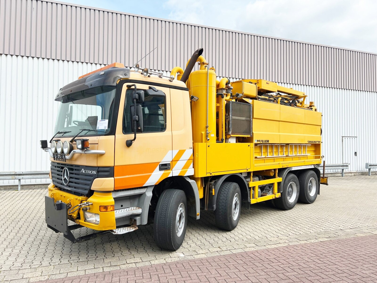 Mercedes-Benz Actros 3243 K 8x4/4 Actros 3243 K 8x4/4, Müller Saug- und Spülwagen ca. 17m³, Rechtslenker - Ассенизатор: фото 1 Mercedes-Benz Actros 3243 K 8x4/4 Actros 3243 K 8x4/4, Müller Saug- und Spülwagen ca. 17m³, Rechtslenker - Ассенизатор: фото 1