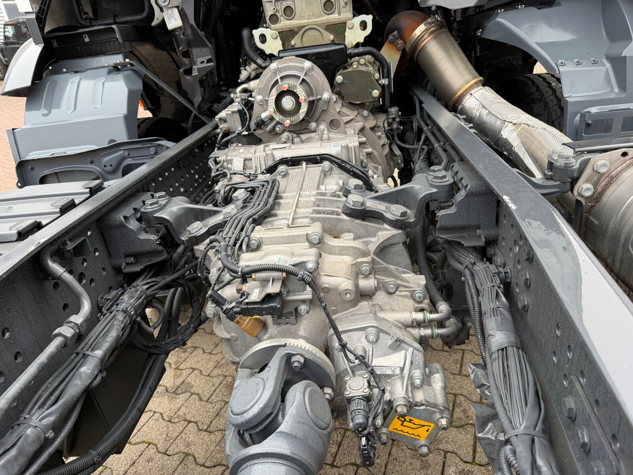 Новый Грузовик-шасси Mercedes-Benz Arocs 1840 K 4x2 Arocs 1840 K 4x2, MultimediaCockpit, 2x Nebenantrieb, NMV & Motorabtrieb: фото 15 Новый Грузовик-шасси Mercedes-Benz Arocs 1840 K 4x2 Arocs 1840 K 4x2, MultimediaCockpit, 2x Nebenantrieb, NMV & Motorabtrieb: фото 15