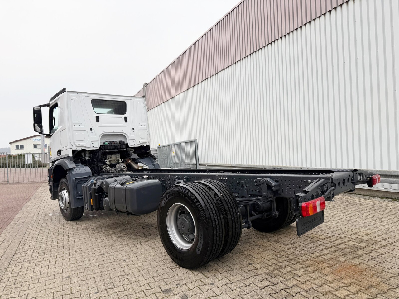 Новый Грузовик-шасси Mercedes-Benz Arocs 1840 K 4x2 Arocs 1840 K 4x2, MultimediaCockpit, 2x Nebenantrieb, NMV & Motorabtrieb: фото 12 Новый Грузовик-шасси Mercedes-Benz Arocs 1840 K 4x2 Arocs 1840 K 4x2, MultimediaCockpit, 2x Nebenantrieb, NMV & Motorabtrieb: фото 12