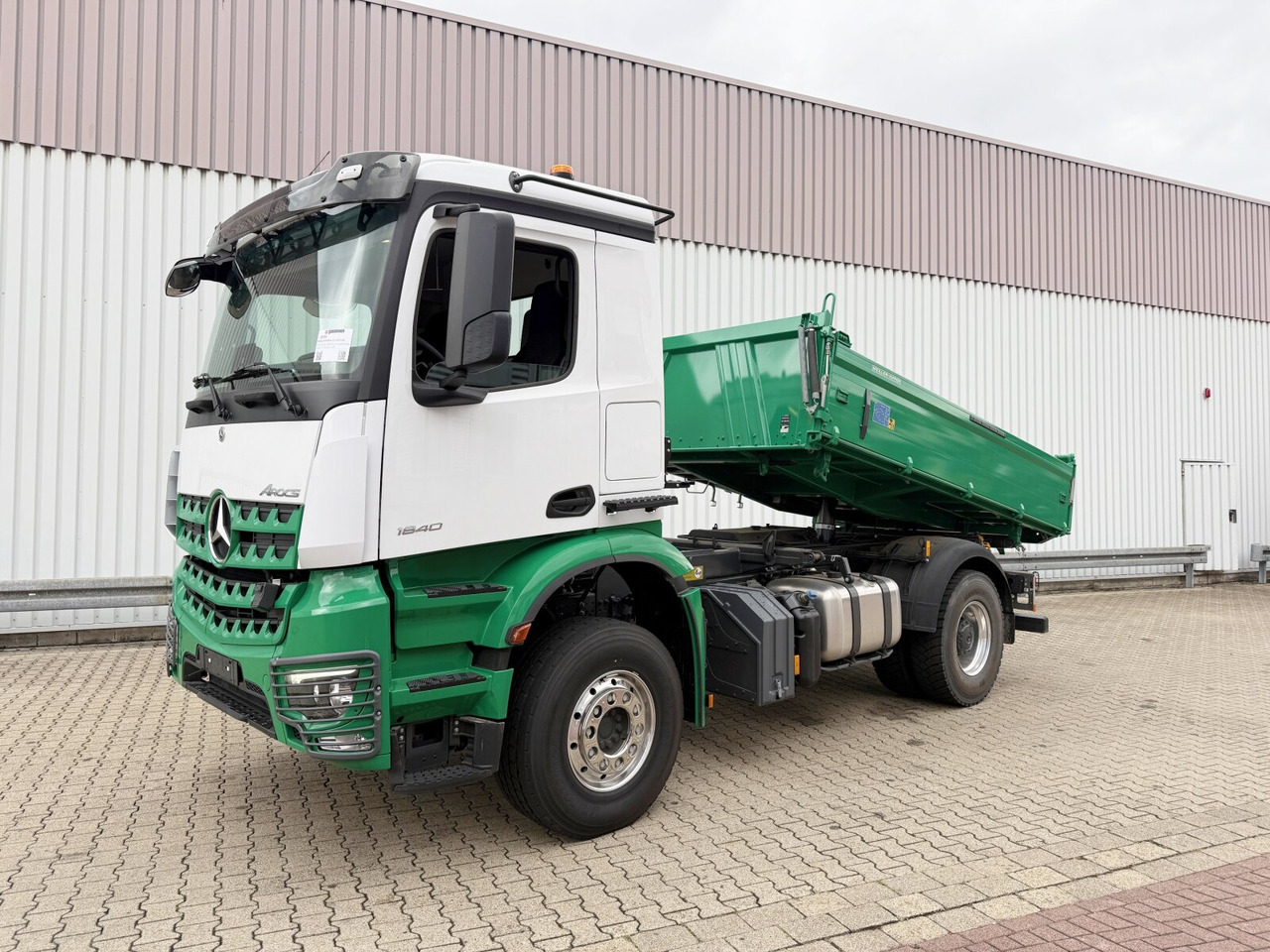 Mercedes-Benz Arocs 1840 K 4x2 Arocs 1840 K 4x2, MultimediaCockpit, Alu-Bordwände, Platz für Kranmontage - Самосвал: фото 1 Mercedes-Benz Arocs 1840 K 4x2 Arocs 1840 K 4x2, MultimediaCockpit, Alu-Bordwände, Platz für Kranmontage - Самосвал: фото 1