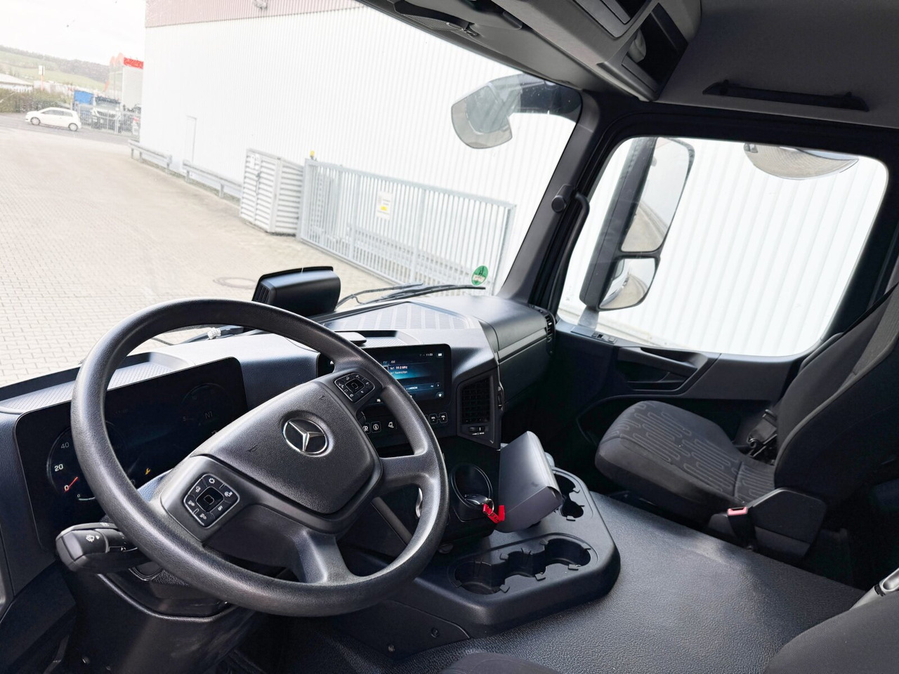 Mercedes-Benz Arocs 1840 L 4x2 Arocs 1840 L 4x2/48, MultimediaCockpit, Navi - Крюковой мультилифт: фото 2 Mercedes-Benz Arocs 1840 L 4x2 Arocs 1840 L 4x2/48, MultimediaCockpit, Navi - Крюковой мультилифт: фото 2