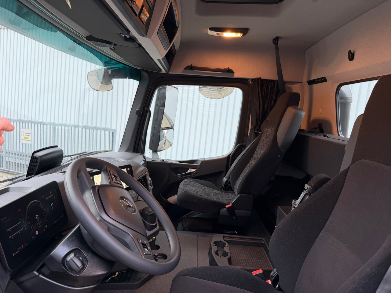 Mercedes-Benz Arocs 2542 L 6x2/4 Arocs 2542/45 L 6x2/4, Vorlauflenk-/liftachse, Navi, MultimediaCockpit - Портальный бункеровоз: фото 3 Mercedes-Benz Arocs 2542 L 6x2/4 Arocs 2542/45 L 6x2/4, Vorlauflenk-/liftachse, Navi, MultimediaCockpit - Портальный бункеровоз: фото 3