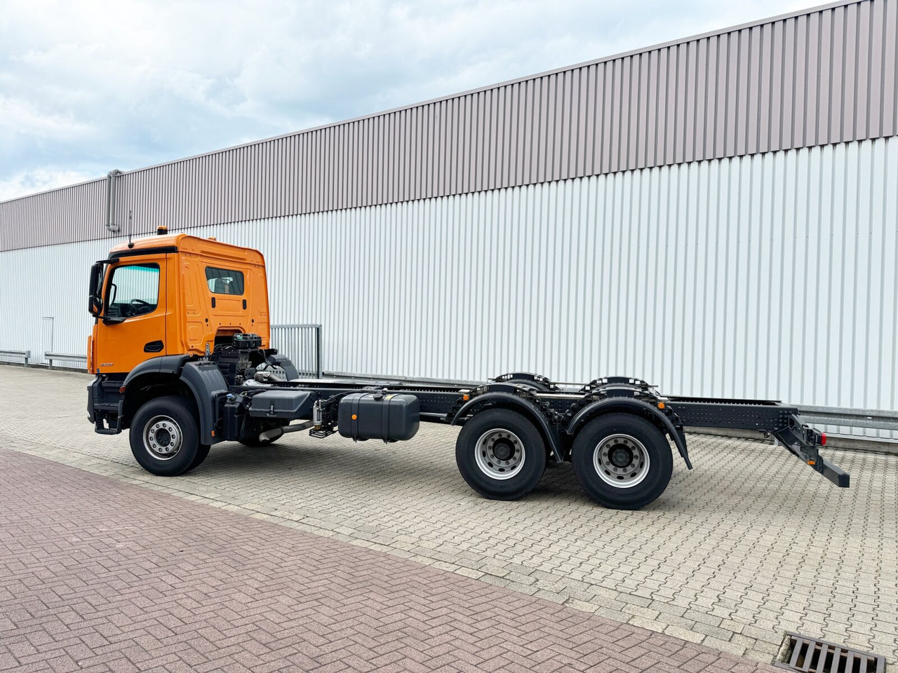 Mercedes-Benz Arocs 2633 6x4 Arocs 2633 6x4, 2x Nebenantrieb - Грузовик-шасси: фото 2 Mercedes-Benz Arocs 2633 6x4 Arocs 2633 6x4, 2x Nebenantrieb - Грузовик-шасси: фото 2