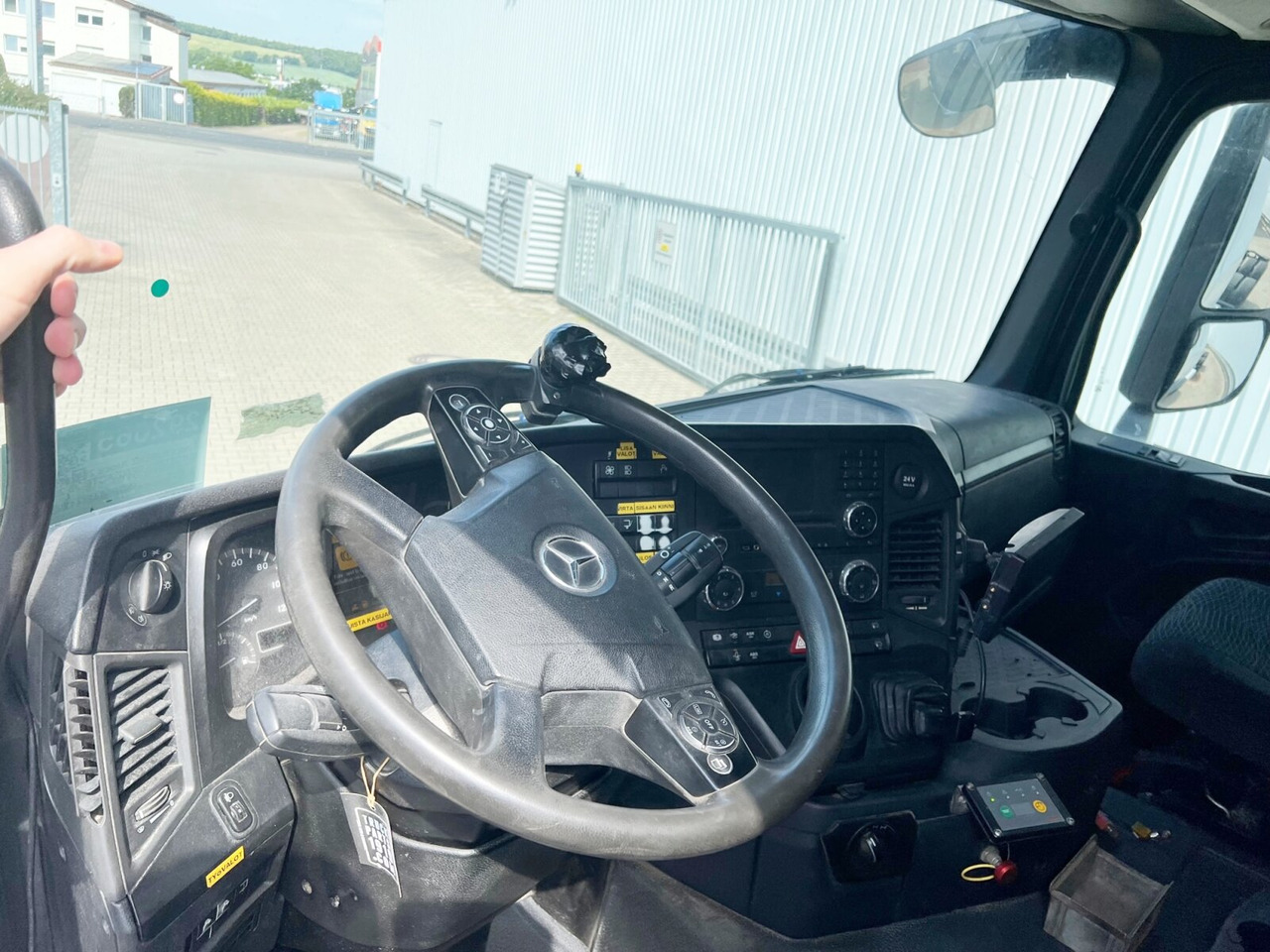 Mercedes-Benz Arocs 2642/45 K 6x4 Arocs 2642/45 K 6x4, Retarder, Motorabtrieb - Грузовик-шасси: фото 2 Mercedes-Benz Arocs 2642/45 K 6x4 Arocs 2642/45 K 6x4, Retarder, Motorabtrieb - Грузовик-шасси: фото 2