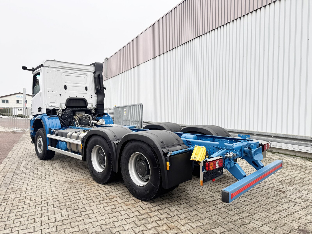 Новый Грузовик-шасси Mercedes-Benz Arocs 2651 L 6x6 Arocs 2651 L 6x6, HydroDrive, MirrorCam, Massage-Sitz, Motorabtrieb: фото 11