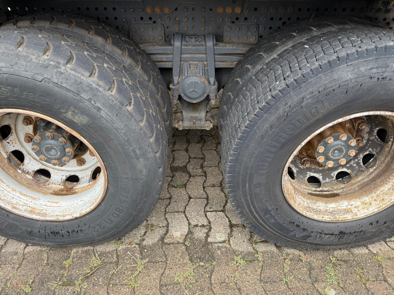 Mercedes-Benz Arocs 3243 K 8x4/4 Unfallschaden! Arocs 3243 K 8x4/4 Unfallschaden! - Самосвал: фото 3 Mercedes-Benz Arocs 3243 K 8x4/4 Unfallschaden! Arocs 3243 K 8x4/4 Unfallschaden! - Самосвал: фото 3