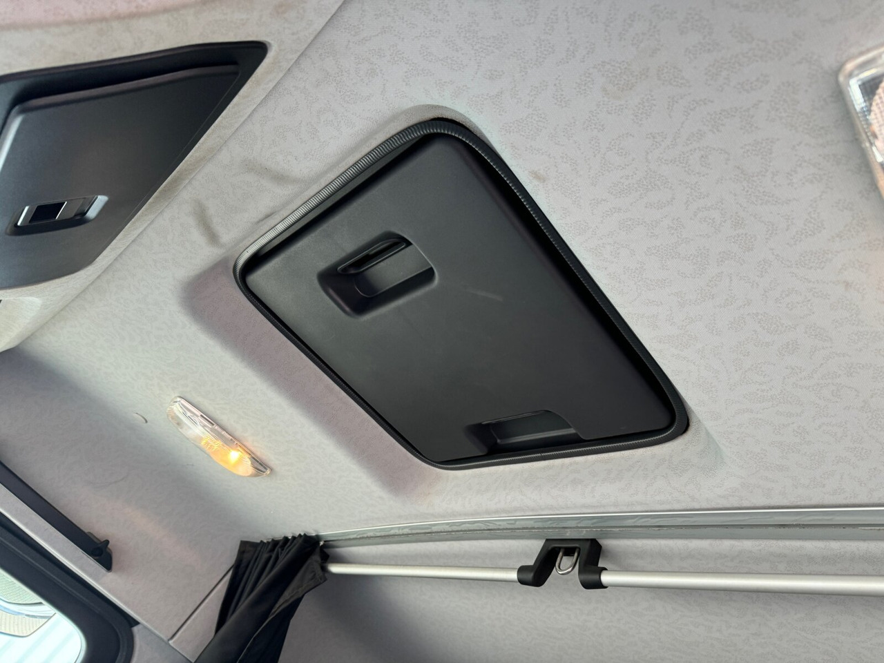 Mercedes-Benz Arocs 3351 AK 6x6 Arocs 3351 AK 6x6, Retarder, Navi, Grounder - Крюковой мультилифт: фото 5 Mercedes-Benz Arocs 3351 AK 6x6 Arocs 3351 AK 6x6, Retarder, Navi, Grounder - Крюковой мультилифт: фото 5