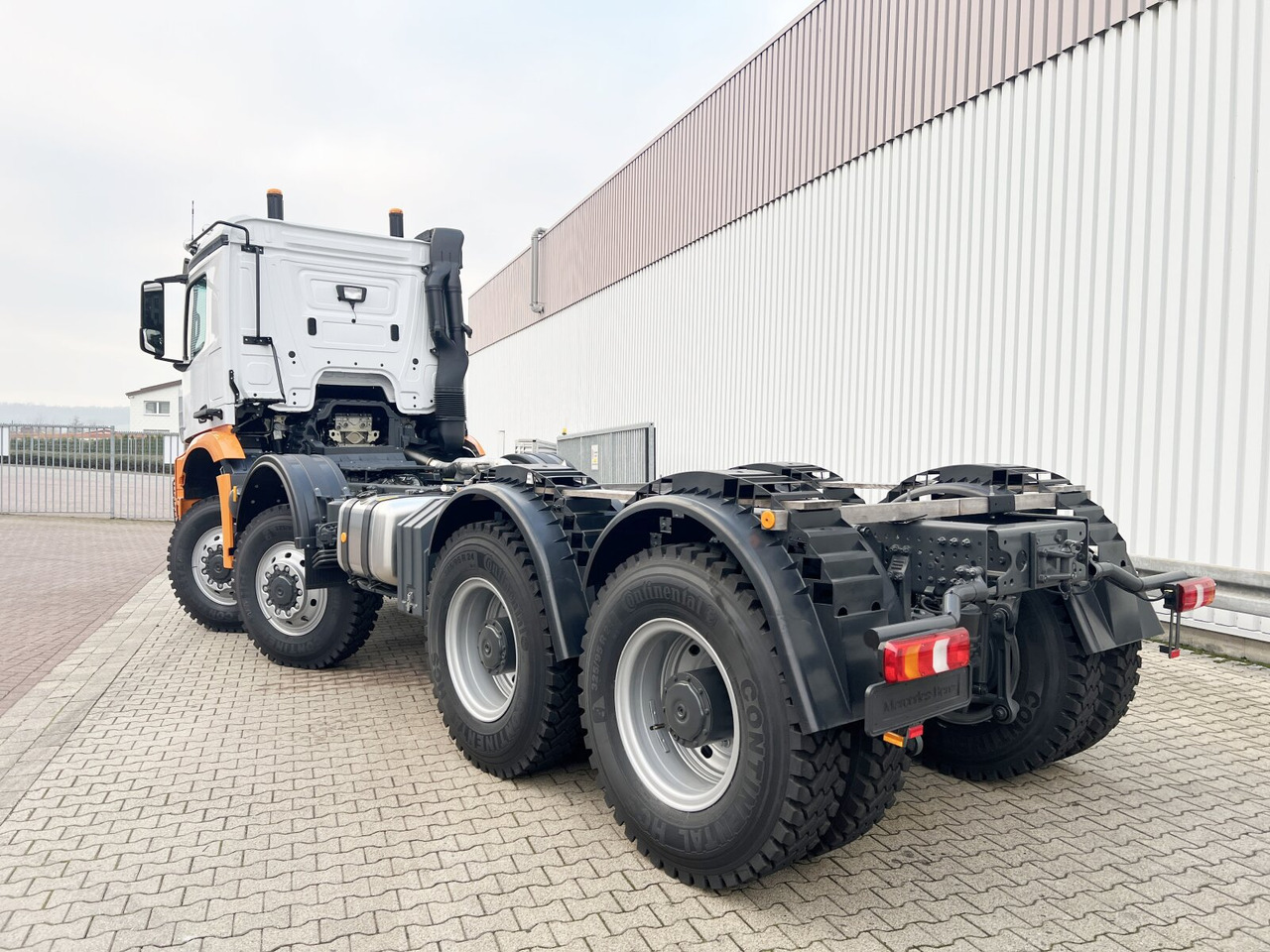 Новый Внедорожный самосвал Mercedes-Benz Arocs 4151 AK 8x8/4 Arocs 4151 AK 8x8/4, Grounder, Meiller Stahlmulde 18m³: фото 12