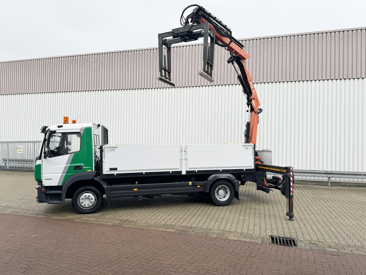 Mercedes-Benz Atego 1223 L 4x2 Atego 1223 L 4x2 mit Heckkran Atlas 88.3-A2L, Funk - Автоманипулятор, Грузовик бортовой/ Платформа: фото 2 Mercedes-Benz Atego 1223 L 4x2 Atego 1223 L 4x2 mit Heckkran Atlas 88.3-A2L, Funk - Автоманипулятор, Грузовик бортовой/ Платформа: фото 2