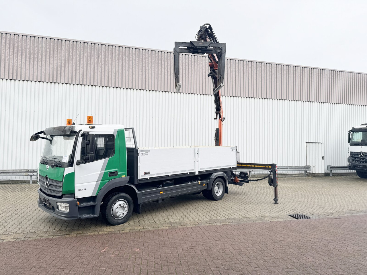 Mercedes-Benz Atego 1223 L 4x2 Atego 1223 L 4x2 mit Heckkran Atlas 88.3-A2L, Funk - Автоманипулятор, Грузовик бортовой/ Платформа: фото 1 Mercedes-Benz Atego 1223 L 4x2 Atego 1223 L 4x2 mit Heckkran Atlas 88.3-A2L, Funk - Автоманипулятор, Грузовик бортовой/ Платформа: фото 1