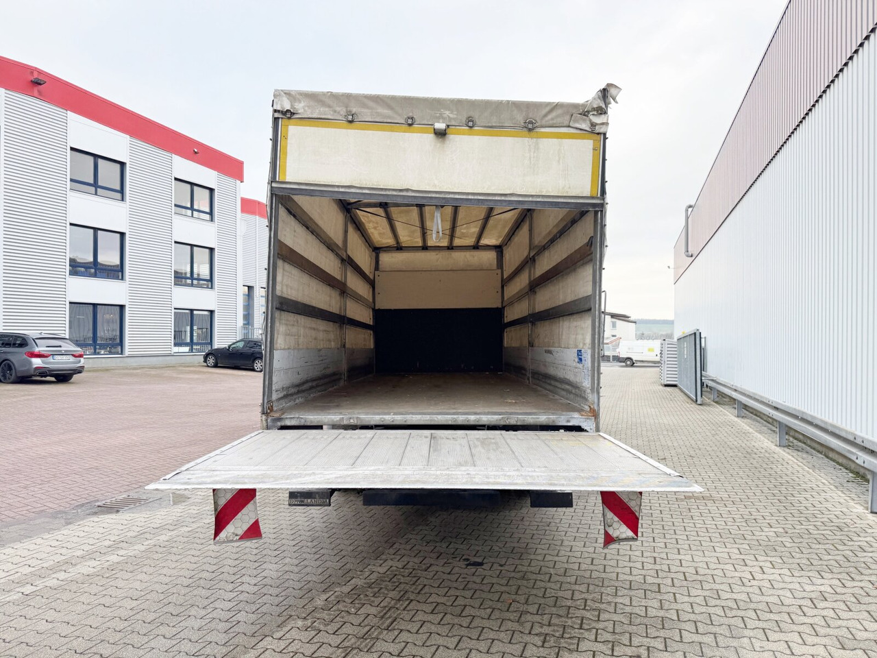 Грузовик бортовой/ Платформа Mercedes-Benz Atego 1530 L 4x2 Atego 1530 L 4x2 mit LBW Dhollandia: фото 10