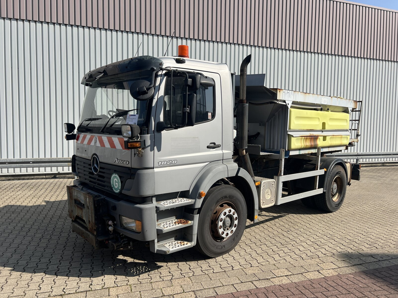 Mercedes-Benz Atego 1828 L 4x2 Atego 1828 L 4x2, Rechtslenker, Winterdienstaustattung - Грузовик-шасси: фото 1 Mercedes-Benz Atego 1828 L 4x2 Atego 1828 L 4x2, Rechtslenker, Winterdienstaustattung - Грузовик-шасси: фото 1