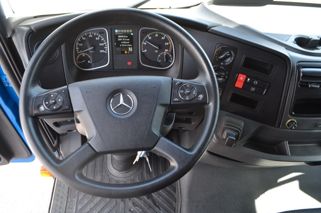 Mercedes-Benz Atego 816 4x2 Atego 816 4x2, City-Abroller - Крюковой мультилифт: фото 2 Mercedes-Benz Atego 816 4x2 Atego 816 4x2, City-Abroller - Крюковой мультилифт: фото 2