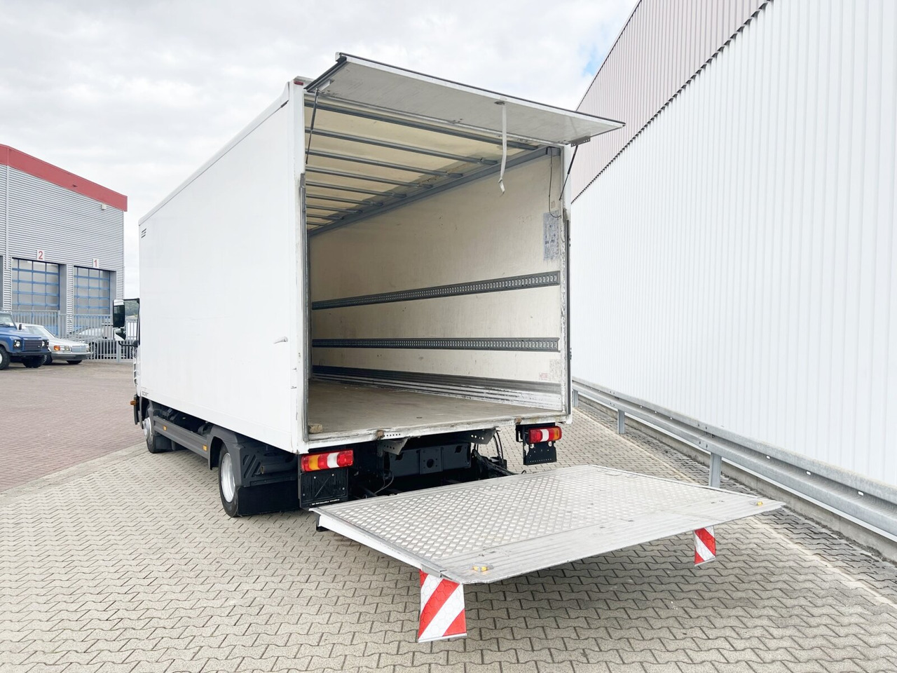 Mercedes-Benz Atego 816 4x2 Atego 816 4x2, LBW - Грузовик с закрытым кузовом: фото 2 Mercedes-Benz Atego 816 4x2 Atego 816 4x2, LBW - Грузовик с закрытым кузовом: фото 2