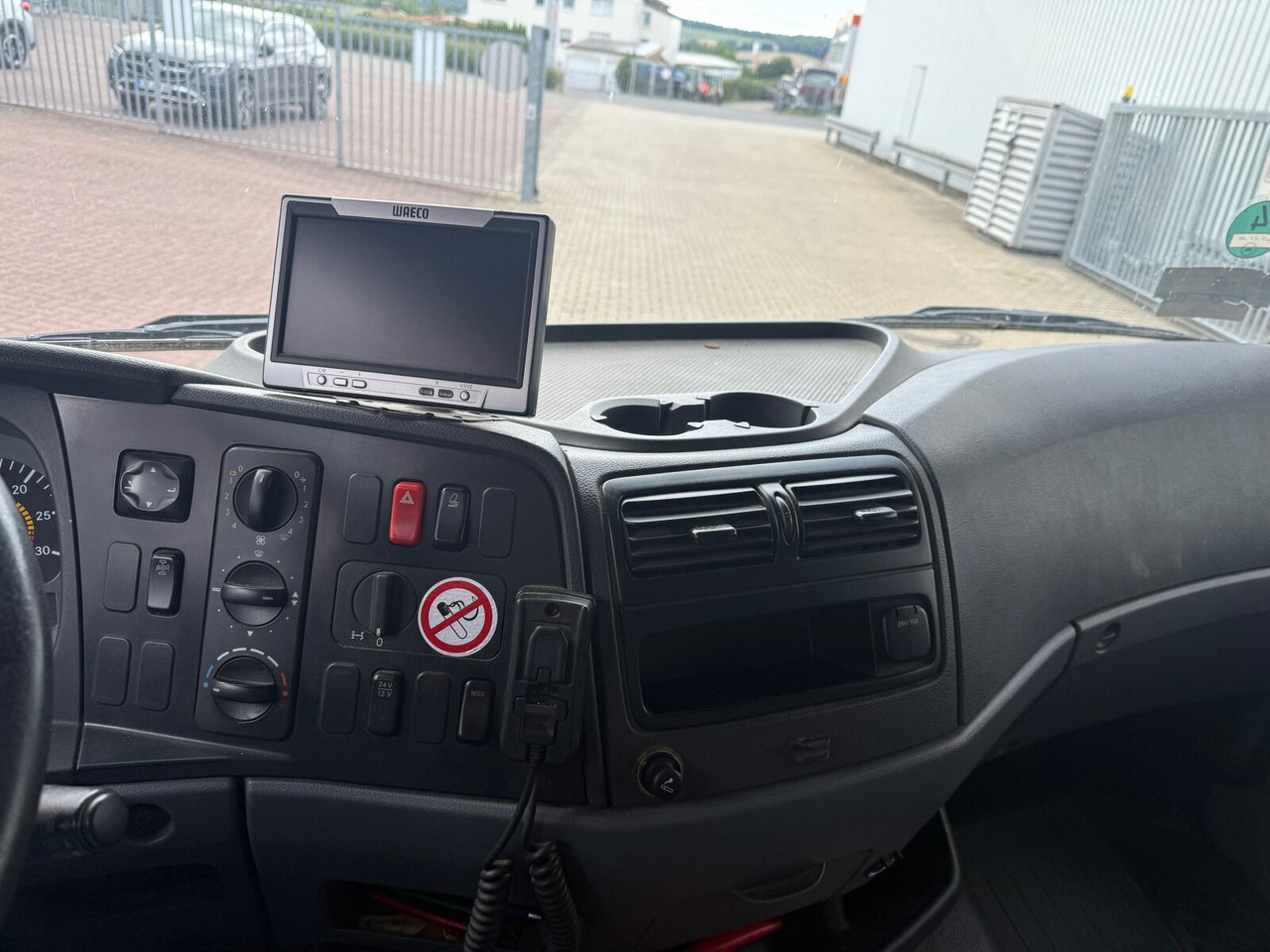 Mercedes-Benz Atego 818 L 4x2 Atego 818 L 4x2, Getränkekoffer, 2x AHK - Грузовик с закрытым кузовом: фото 5 Mercedes-Benz Atego 818 L 4x2 Atego 818 L 4x2, Getränkekoffer, 2x AHK - Грузовик с закрытым кузовом: фото 5