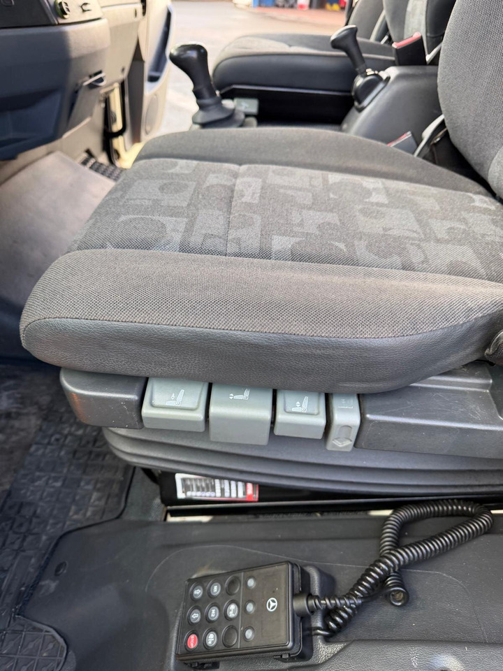 Грузовик бортовой/ Платформа Mercedes-Benz Atego Atego 816 4 x 2: фото 7