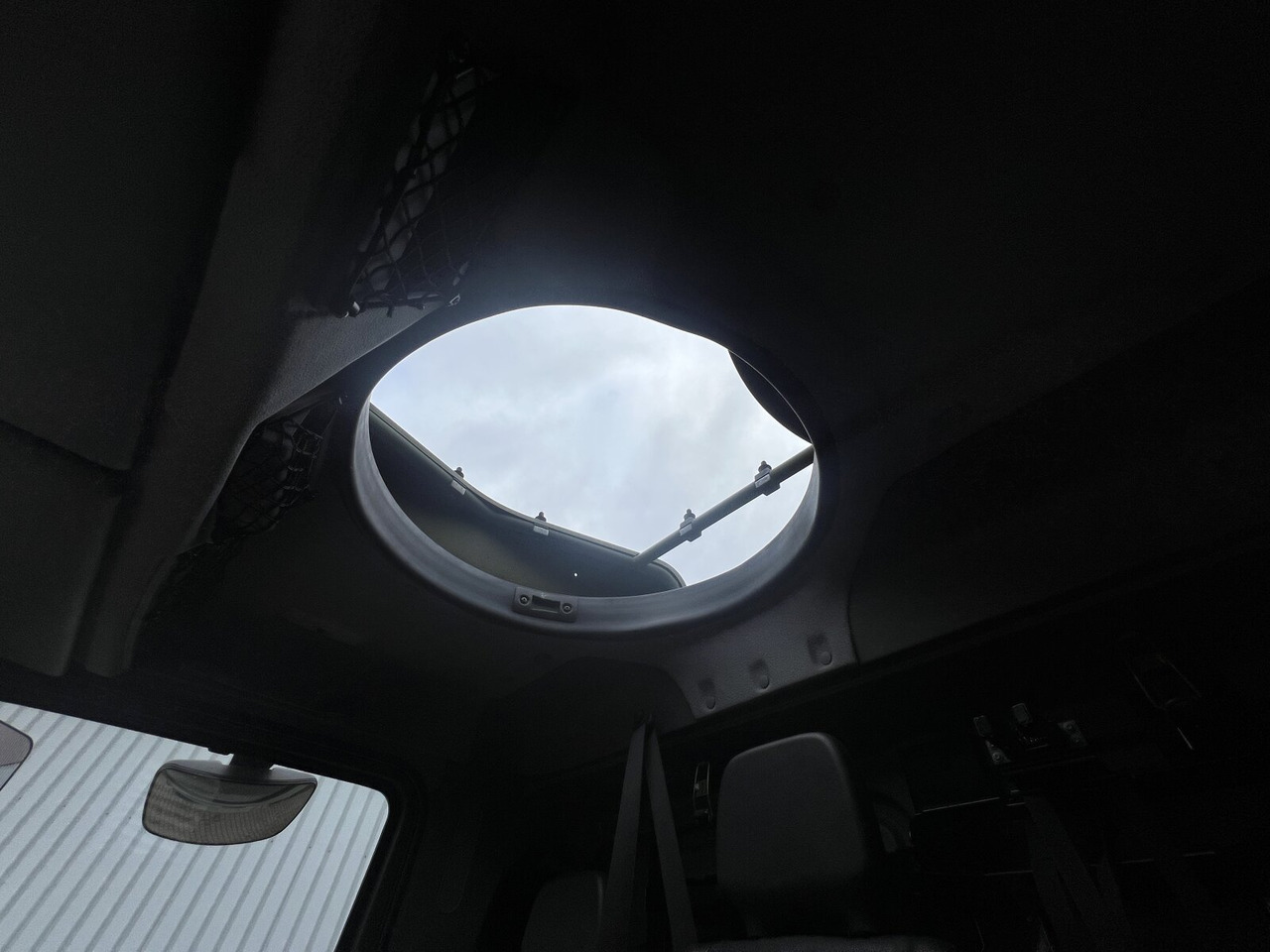 Mercedes-Benz Axor 1829 A 4x4 Axor 1829 A 4x4, Ex-Bundeswehr - Грузовик бортовой/ Платформа: фото 5 Mercedes-Benz Axor 1829 A 4x4 Axor 1829 A 4x4, Ex-Bundeswehr - Грузовик бортовой/ Платформа: фото 5