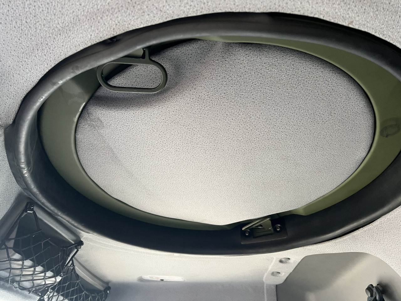 Mercedes-Benz Axor 1829 A 4x4 Axor 1829 A 4x4, Ex-Bundeswehr - Грузовик бортовой/ Платформа: фото 4 Mercedes-Benz Axor 1829 A 4x4 Axor 1829 A 4x4, Ex-Bundeswehr - Грузовик бортовой/ Платформа: фото 4