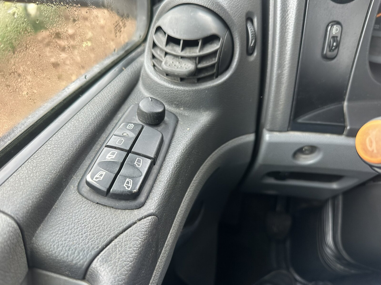 Mercedes-Benz Axor 2629 K 6x4 Axor 2629 K 6x4, PTO, Steel, Manual, 6-Zylinder - Грузовик-шасси: фото 5 Mercedes-Benz Axor 2629 K 6x4 Axor 2629 K 6x4, PTO, Steel, Manual, 6-Zylinder - Грузовик-шасси: фото 5