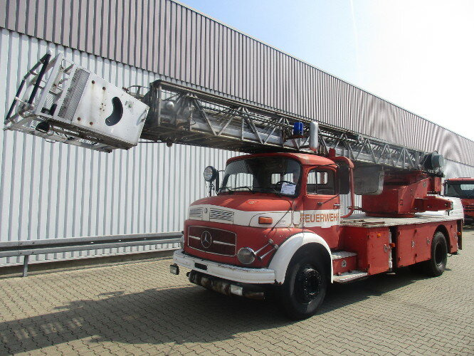 Mercedes-Benz - L 1519 4x2 DL 30 L 1519 4x2 Feuerwehr Drehleiter DL30 - Пожарная машина: фото 1 Mercedes-Benz - L 1519 4x2 DL 30 L 1519 4x2 Feuerwehr Drehleiter DL30 - Пожарная машина: фото 1