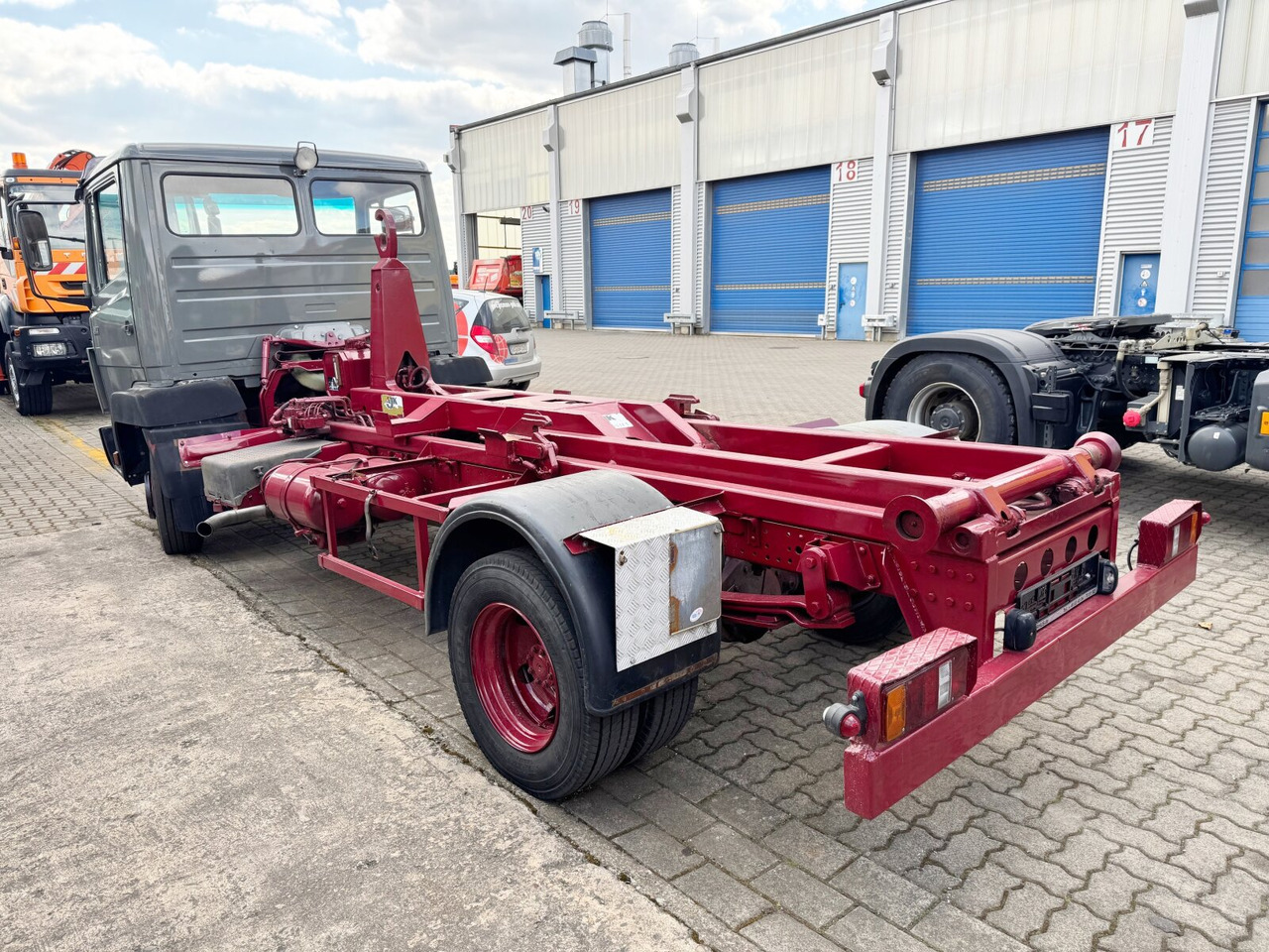 Mercedes-Benz LK 814 4x2 LK 814 4x2, 6-Zylinder, City-Abroller - Крюковой мультилифт: фото 5 Mercedes-Benz LK 814 4x2 LK 814 4x2, 6-Zylinder, City-Abroller - Крюковой мультилифт: фото 5