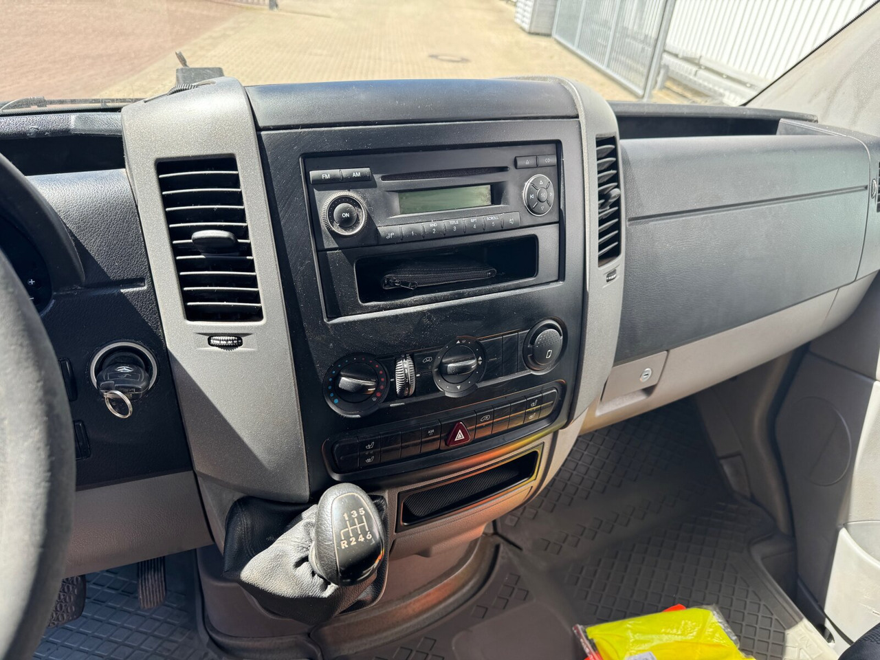 Малотоннажный бортовой грузовик, Грузопассажирский фургон Mercedes-Benz Sprinter 313 CDI 4x4 Doka Sprinter 313 CDI 4x4 Doka: фото 5