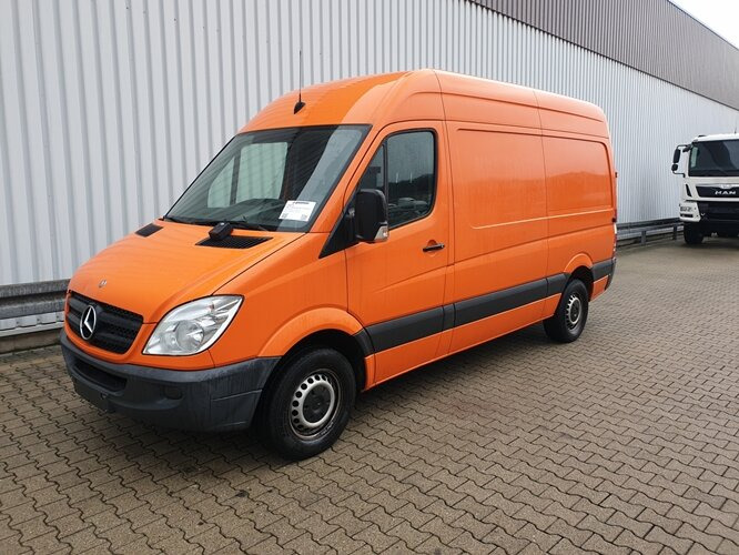 Mercedes-Benz Sprinter 313 KA 4x2 Sprinter 313 KA 4x2 - Цельнометаллический фургон: фото 1 Mercedes-Benz Sprinter 313 KA 4x2 Sprinter 313 KA 4x2 - Цельнометаллический фургон: фото 1